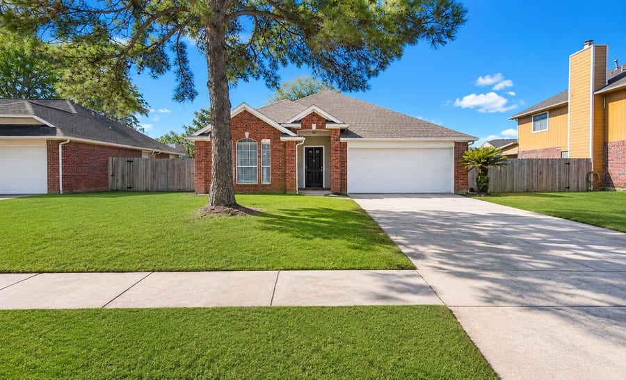 Property photo for 9423 Rippling Fields Dr, Houston, TX