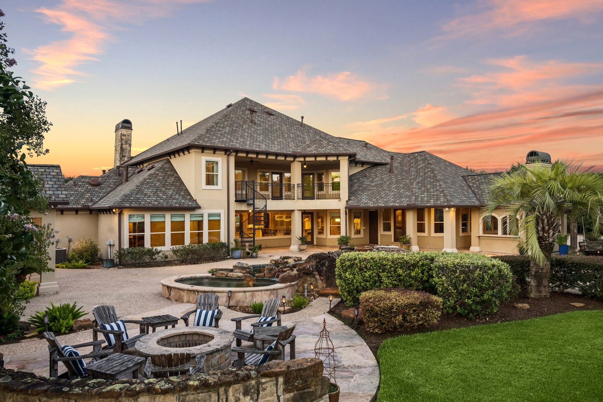 2811 Hinkles Ferry, Richmond, TX 77406 No need to go on vacation when you live here - you're on it every day.