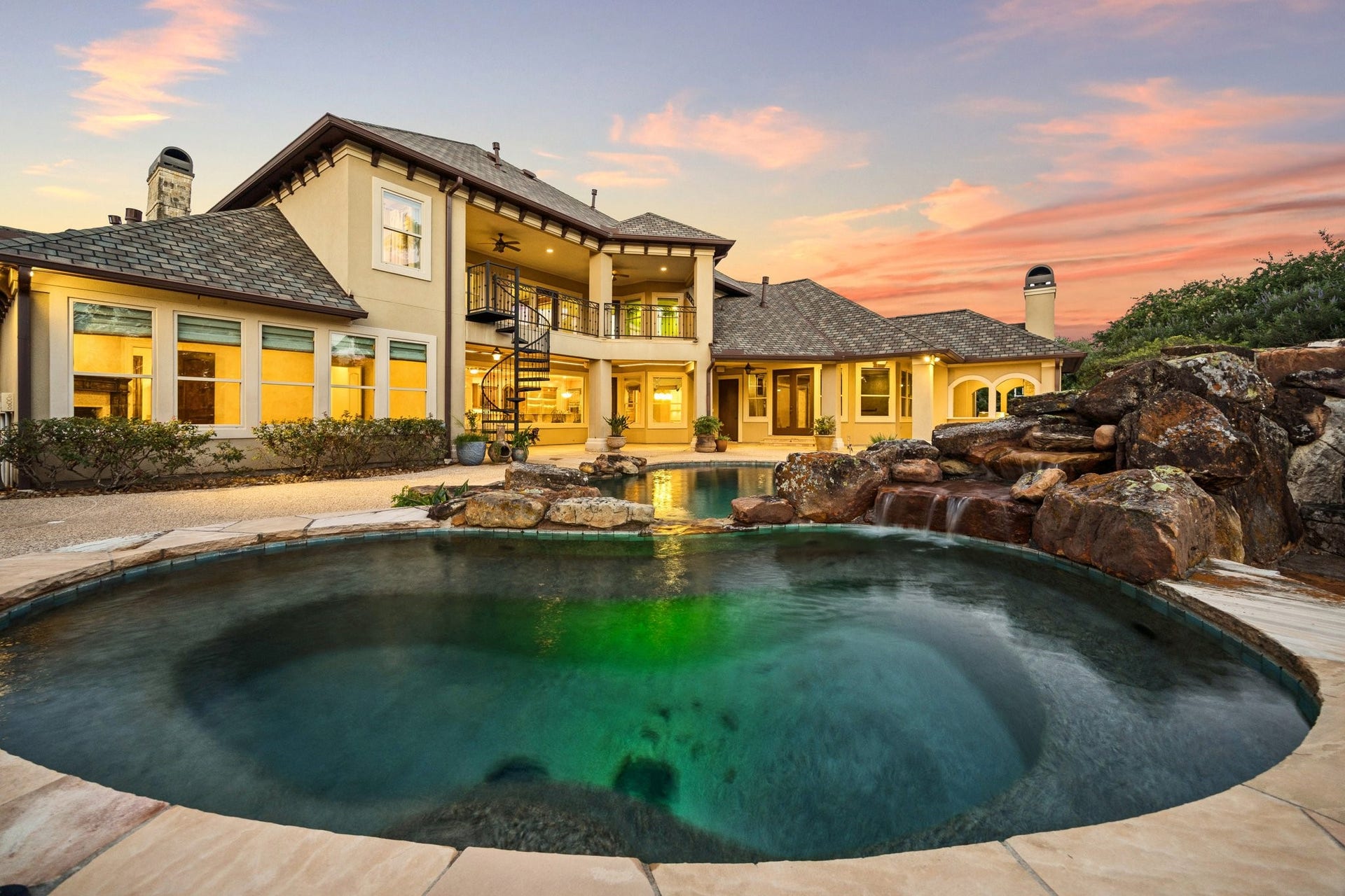 2811 Hinkles Ferry, Richmond, TX 77406 Over 7200 sq ft of living space with the guest house