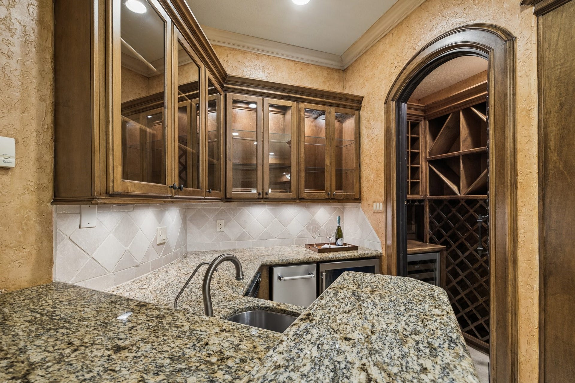2811 Hinkles Ferry, Richmond, TX 77406 Wine cellar
