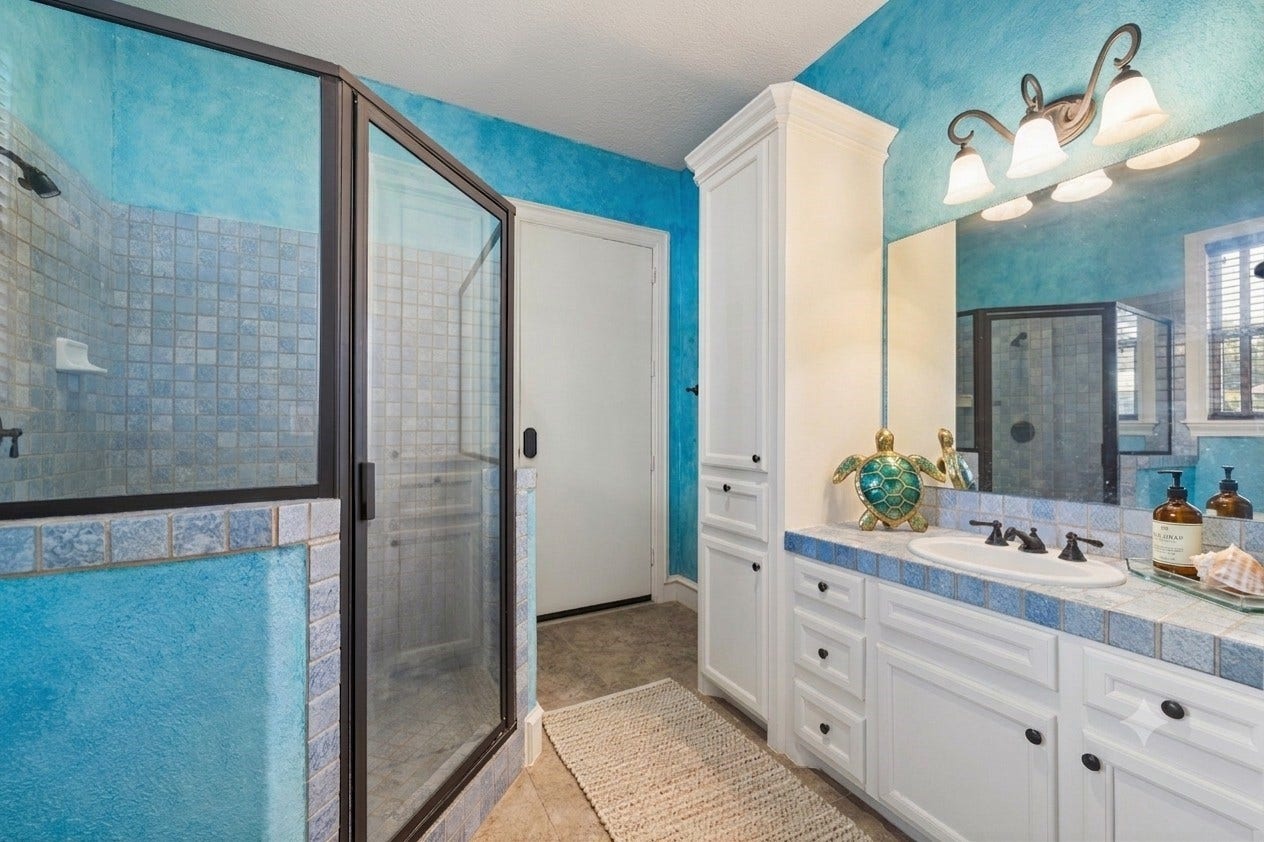 2811 Hinkles Ferry, Richmond, TX 77406 Casita bathroom