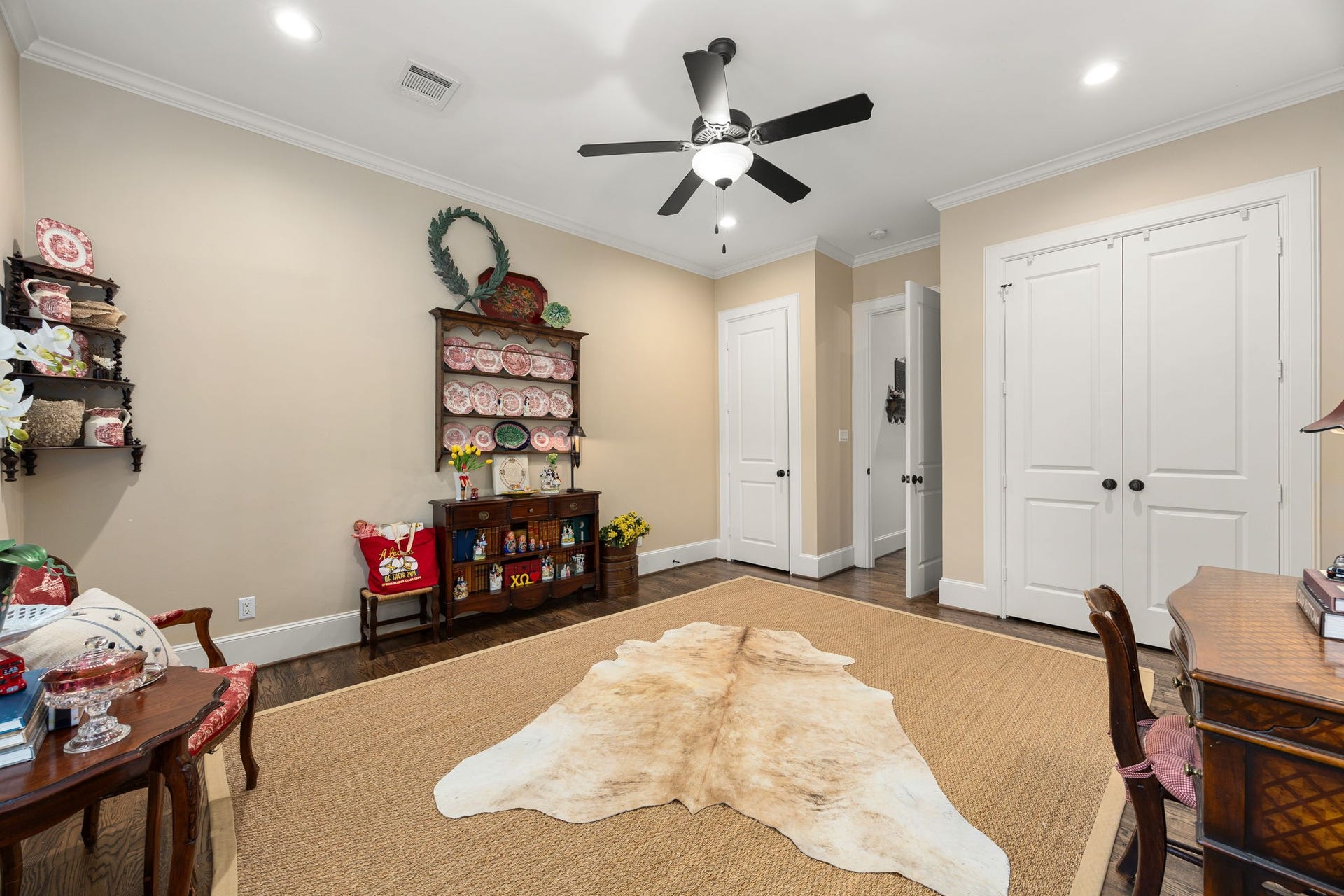 13110 Tosca Lane, Houston, TX 77079 Another view of the secondary, first floor bedroom.