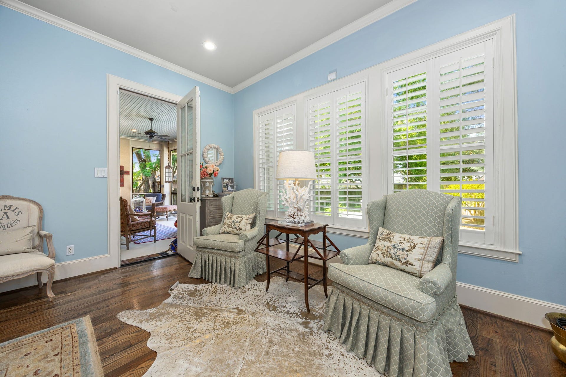 13110 Tosca Lane, Houston, TX 77079 Primary bedroom sitting area. The open door leads to the covered back porch.