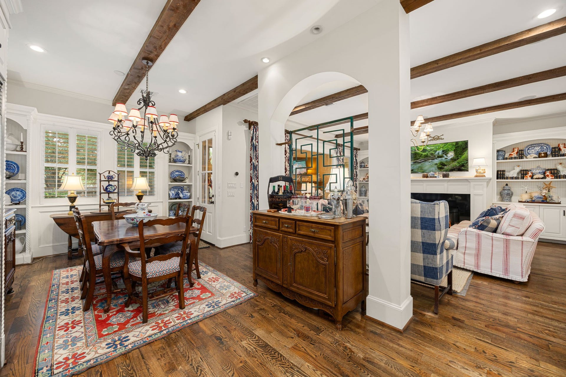 13110 Tosca Lane, Houston, TX 77079 Breakfast room. The door to the right leads to the covered porch.