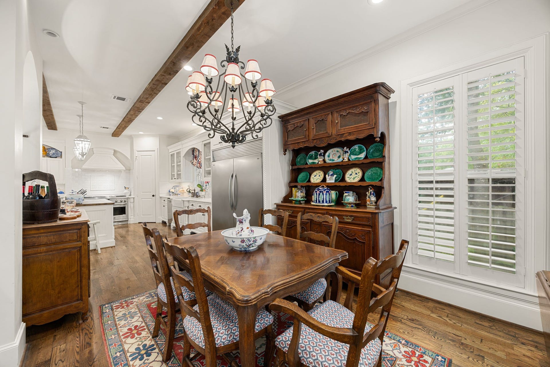 13110 Tosca Lane, Houston, TX 77079 Another view of the breakfast room.