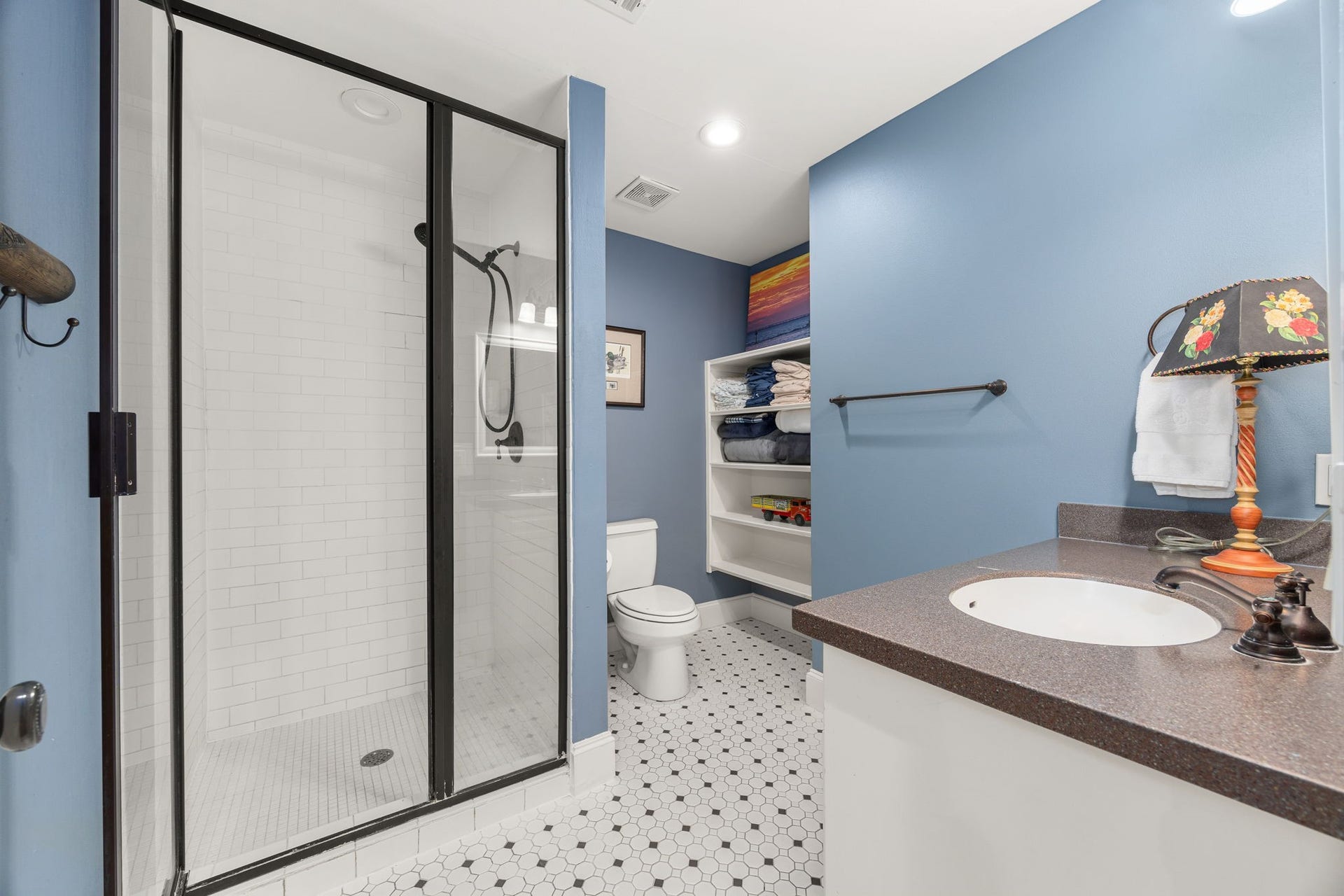 13110 Tosca Lane, Houston, TX 77079 Second full bathroom upstairs. This services the second bedroom and the game room.