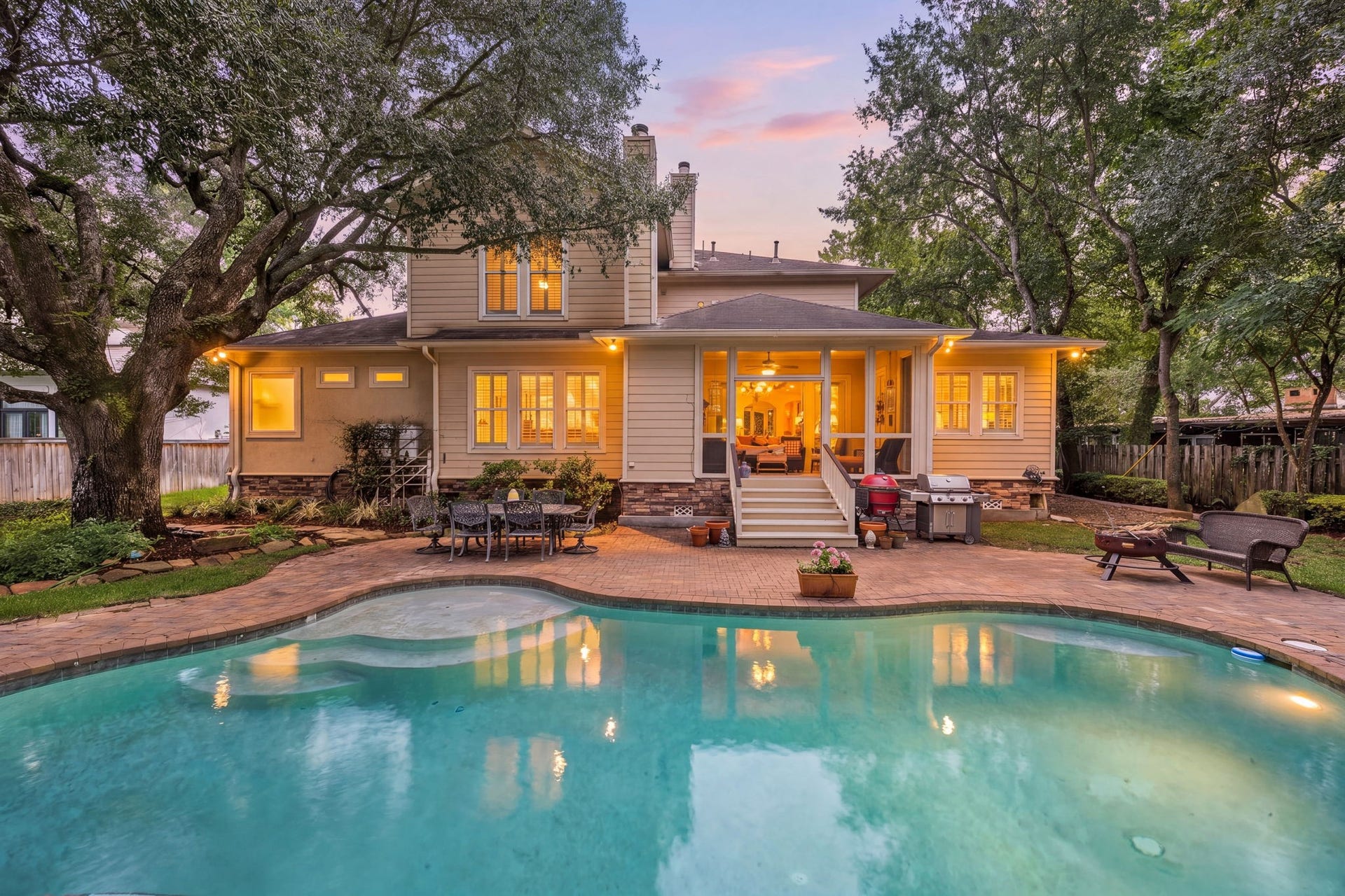 13110 Tosca Lane, Houston, TX 77079 Sparkling pool and entertaining space