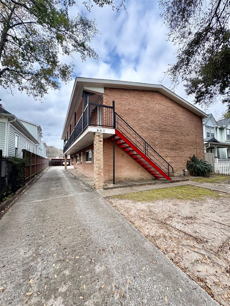 Property photo for 907 Heights Boulevard, Houston, TX