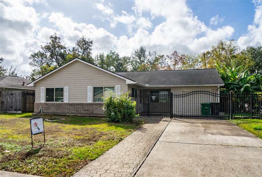 Property photo for 4833 Hummingbird Street, Houston, TX