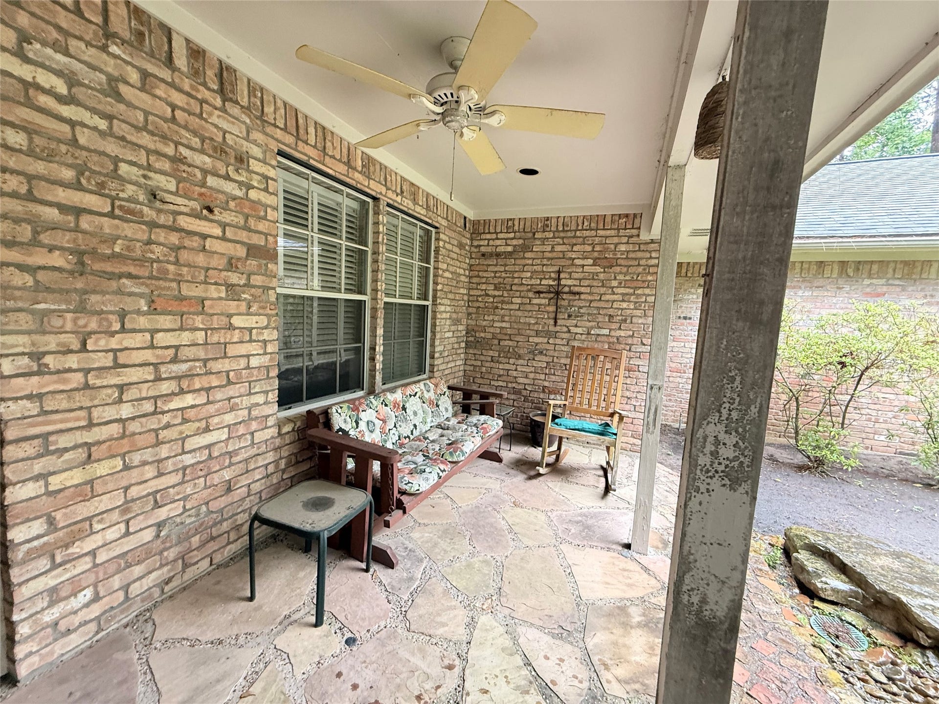 1600 Carriage Run W, Conroe, TX 77384 Southern Charm Starts at the Front Porch! This darling covered front porch is the perfect spot for a cozy table and chairs or a pair of rocking chairs. Sip your morning coffee, enjoy the peaceful surroundings, or unwind at the end of the day while the ceiling fan provides a refreshing breeze. A welcoming space to sit back and enjoy the simple pleasures of life!