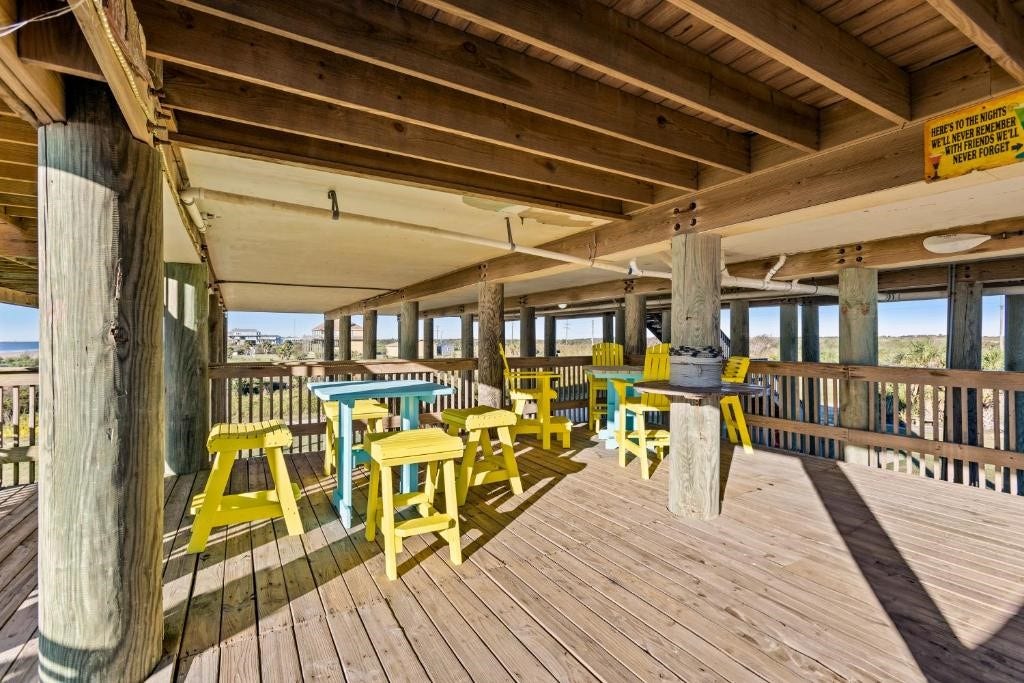 1108 Highway 87, Gilchrist, TX 77617 1108 Highway 87, Gilchrist, TX 77617