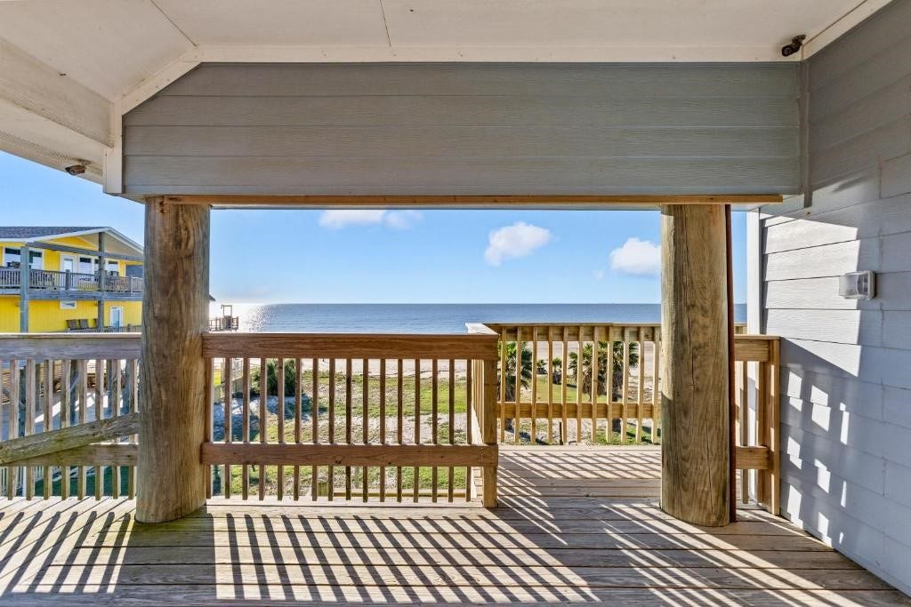 1108 Highway 87, Gilchrist, TX 77617 1108 Highway 87, Gilchrist, TX 77617