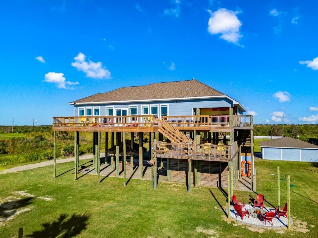 1108 Highway 87, Gilchrist, TX 77617 1108 Highway 87, Gilchrist, TX 77617