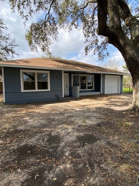 Property photo for 238 Sycamore Drive, Hitchcock, TX