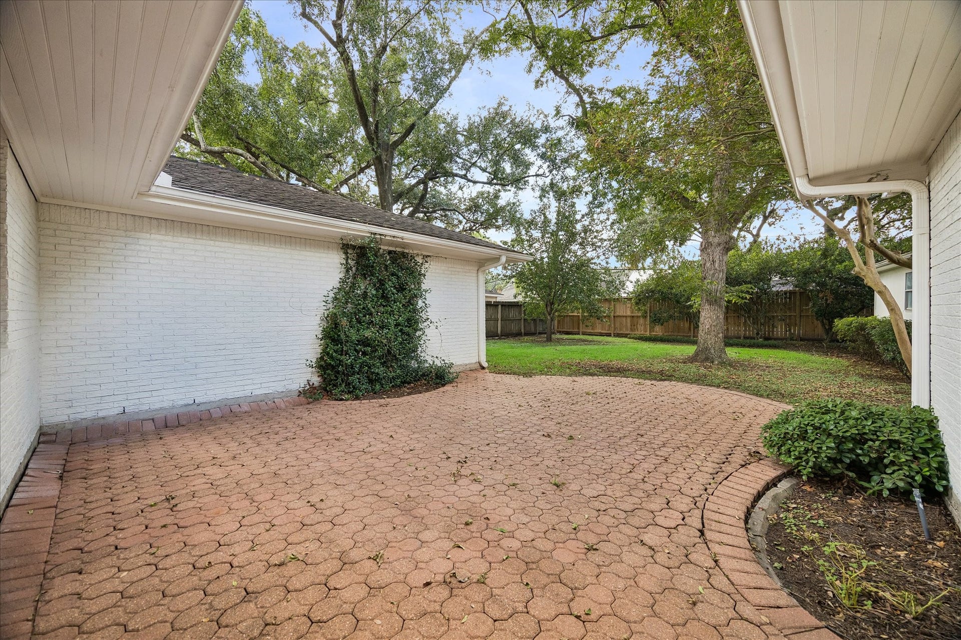 7623 Meadowvale Drive, Houston, TX 77063 7623 Meadowvale Drive, Houston, TX 77063