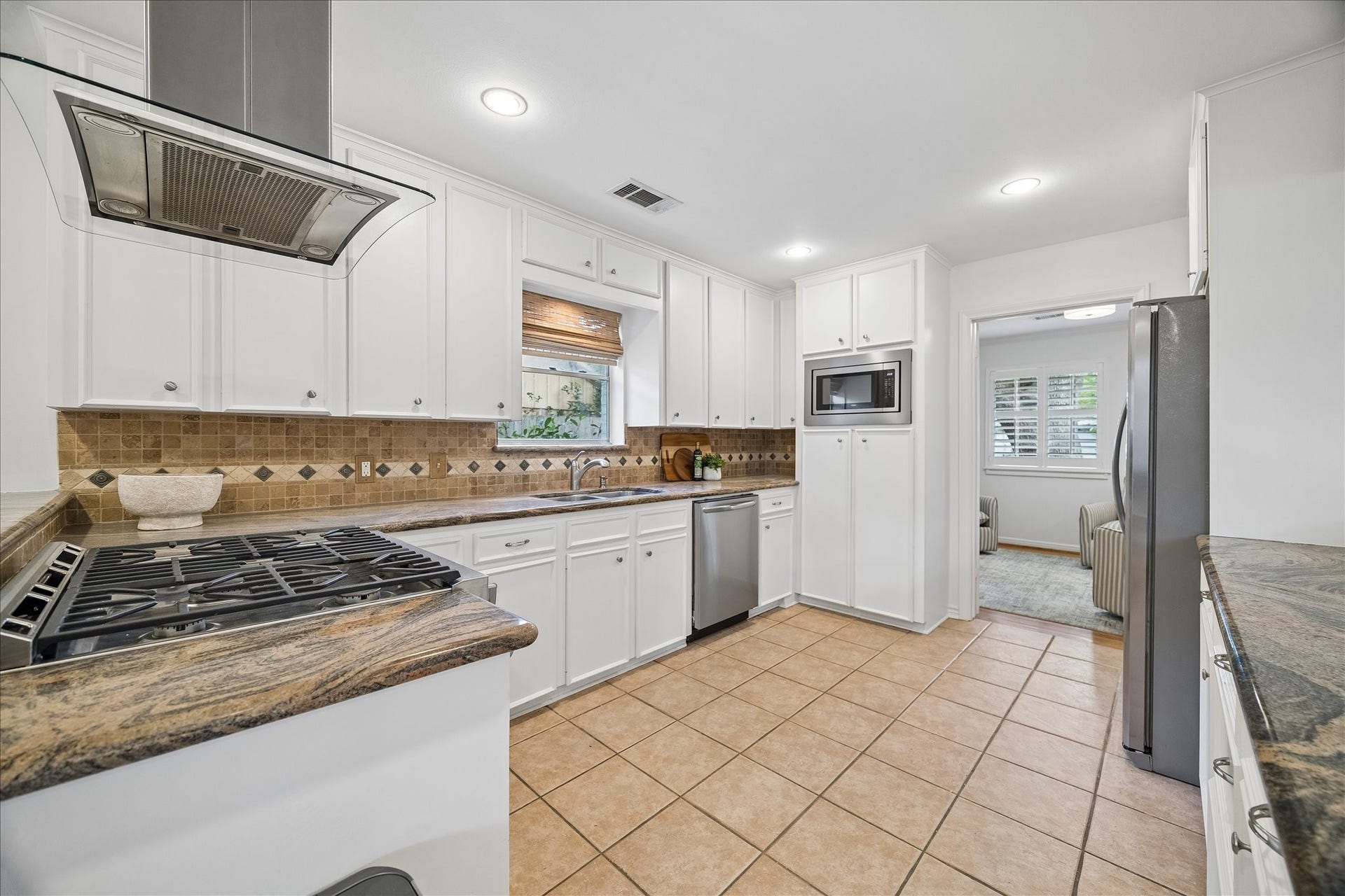 7623 Meadowvale Drive, Houston, TX 77063 7623 Meadowvale Drive, Houston, TX 77063