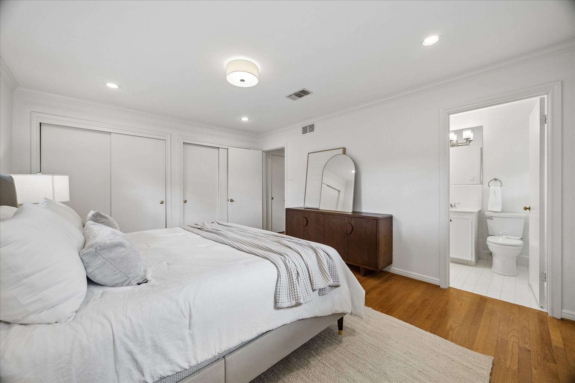 7623 Meadowvale Drive, Houston, TX 77063 7623 Meadowvale Drive, Houston, TX 77063