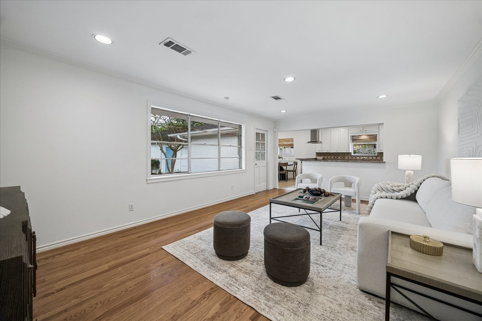 7623 Meadowvale Drive, Houston, TX 77063 7623 Meadowvale Drive, Houston, TX 77063