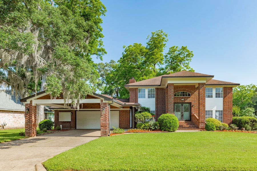 Property photo for 320 N Amherst Drive, West Columbia, TX