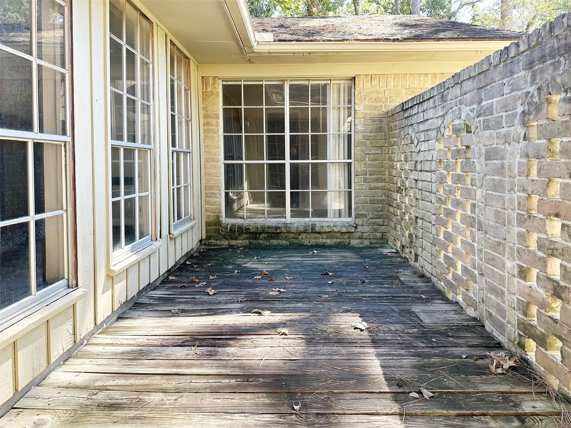 Gorgeous brickwork on this private outdoor area.
