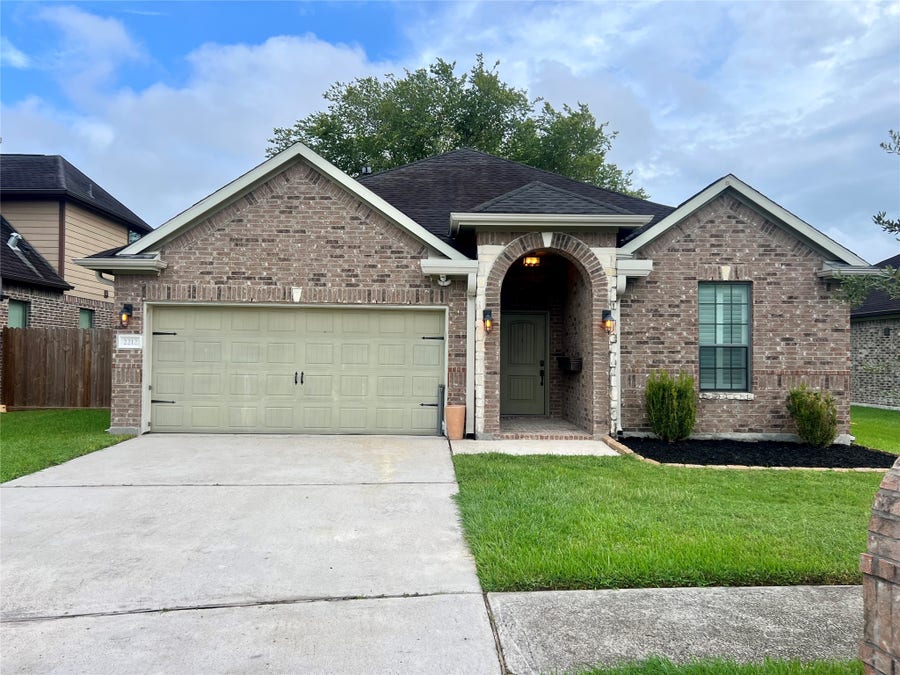 Property photo for 2212 Dove Haven Lane, League City, TX