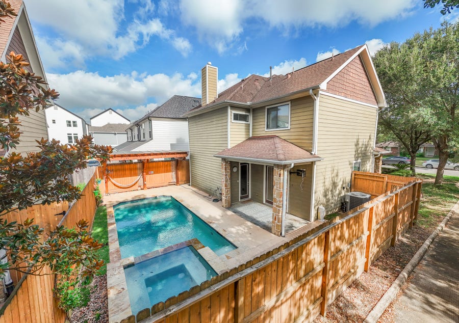 Property photo for 825 Fisher Street, Houston, TX