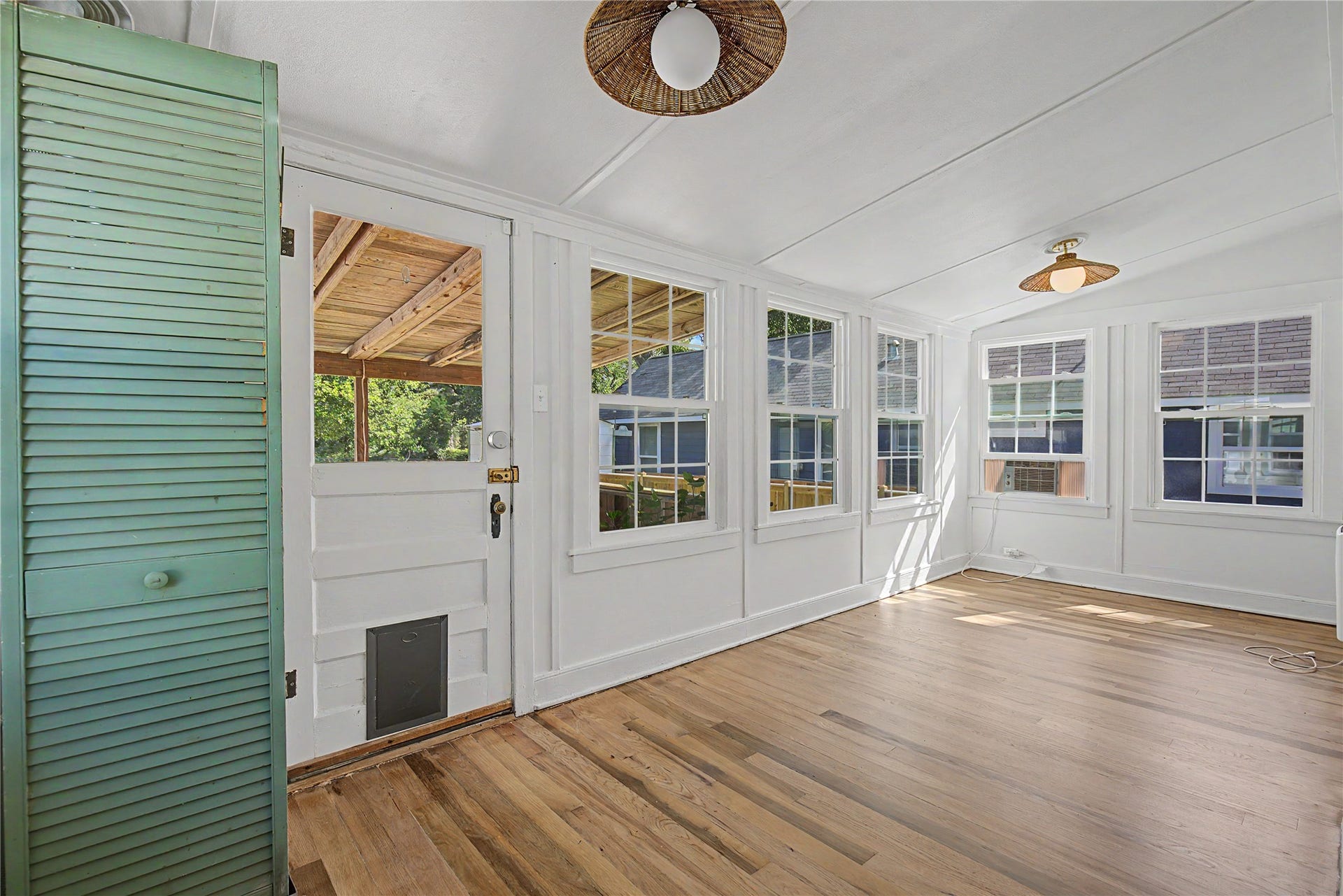 304 Foster Street, Tomball, TX 77375 304 Foster Street, Tomball, TX 77375