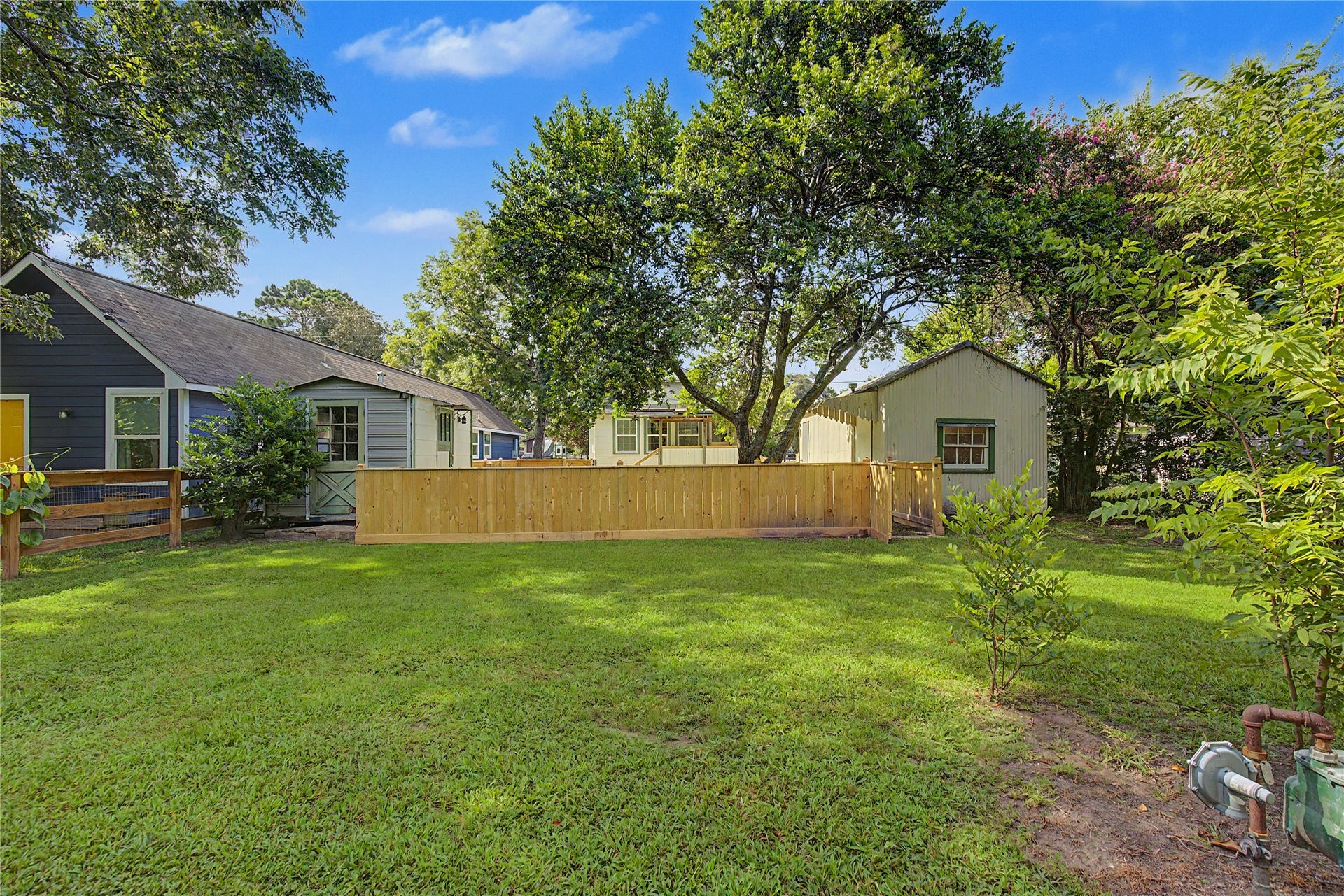 304 Foster Street, Tomball, TX 77375 304 Foster Street, Tomball, TX 77375