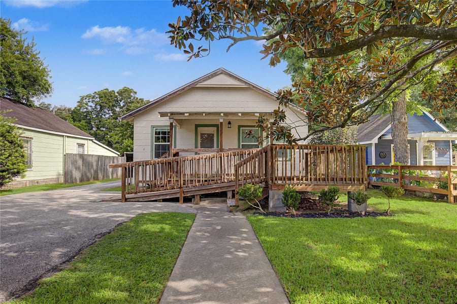 Property photo for 304 Foster Street, Tomball, TX