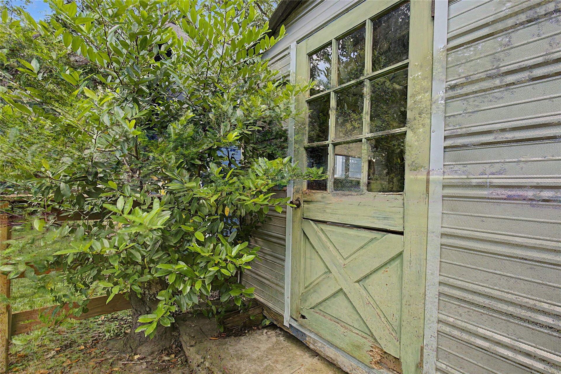 304 Foster Street, Tomball, TX 77375 304 Foster Street, Tomball, TX 77375