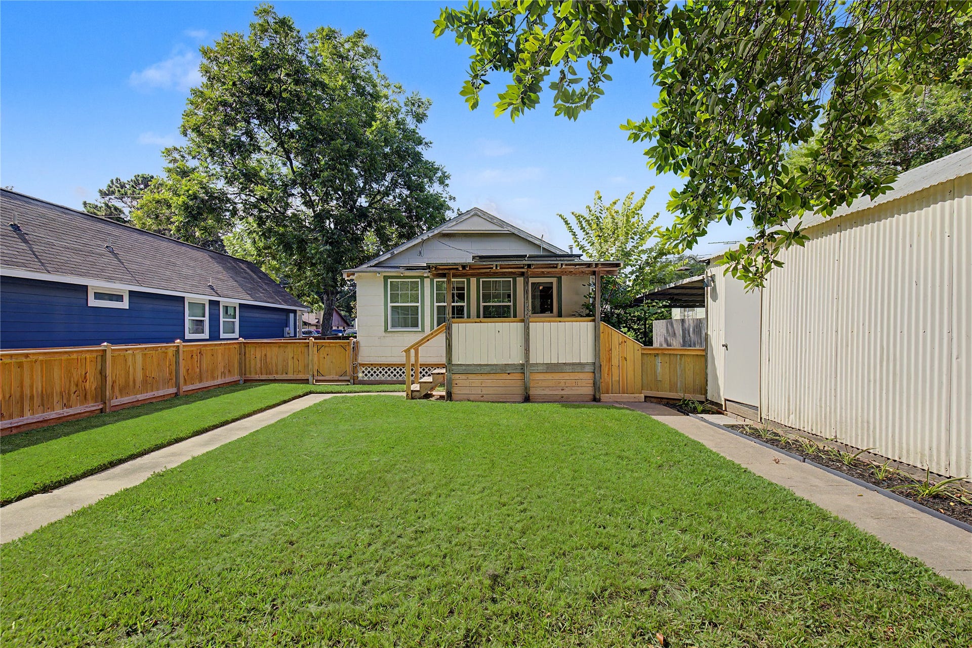 304 Foster Street, Tomball, TX 77375 304 Foster Street, Tomball, TX 77375