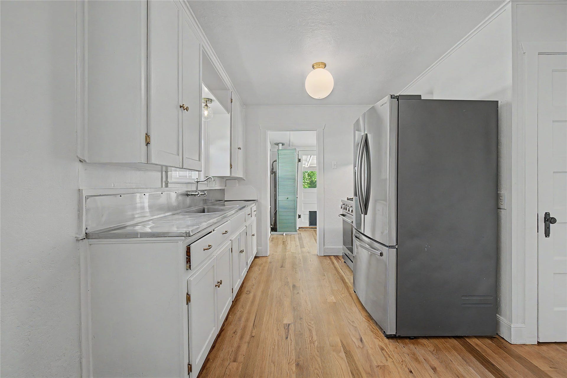 304 Foster Street, Tomball, TX 77375 304 Foster Street, Tomball, TX 77375