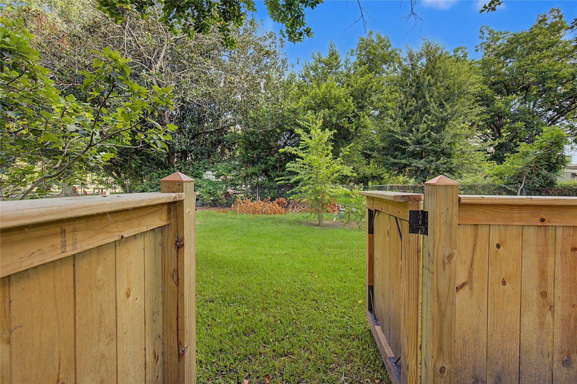 304 Foster Street, Tomball, TX 77375 304 Foster Street, Tomball, TX 77375