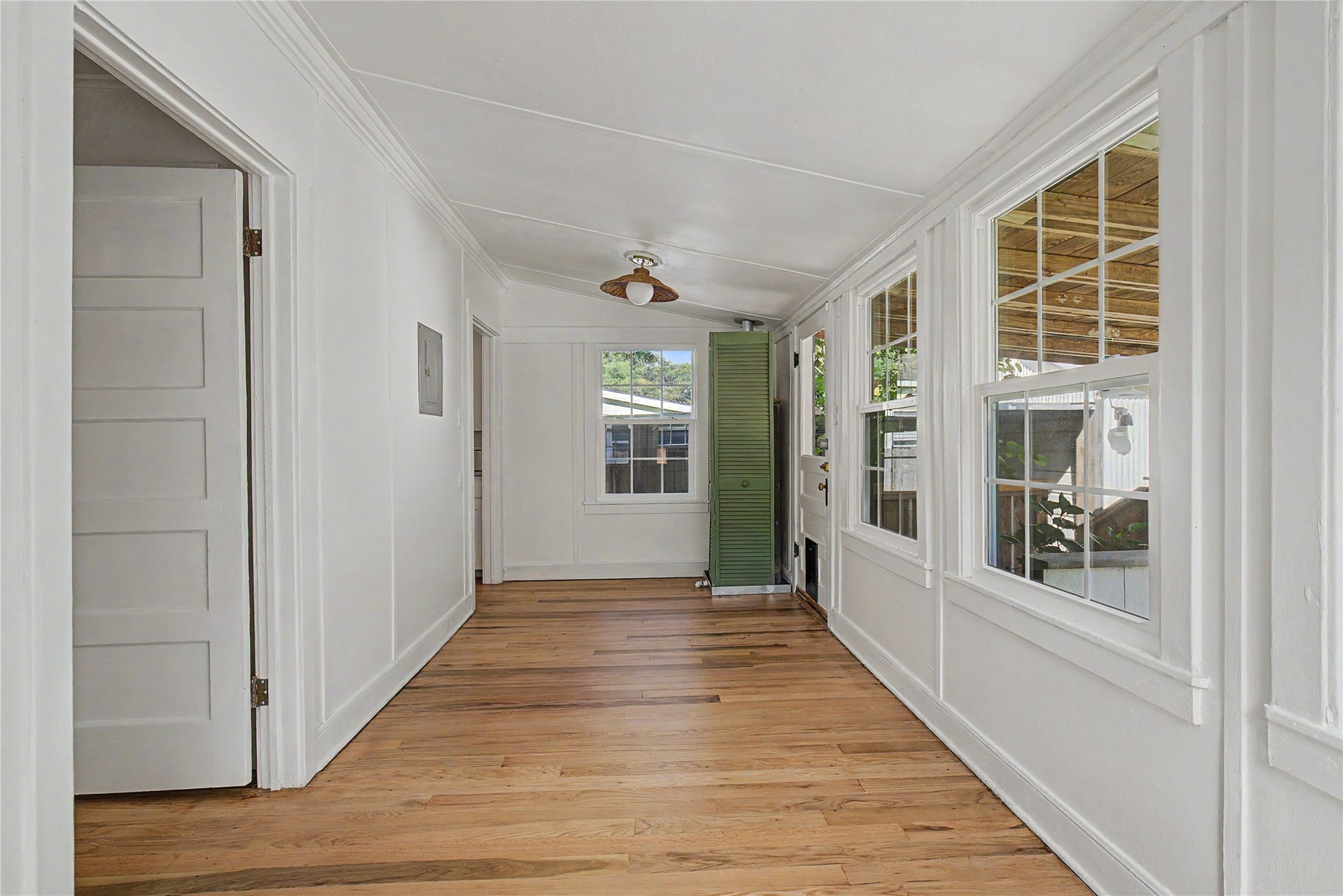 304 Foster Street, Tomball, TX 77375 304 Foster Street, Tomball, TX 77375