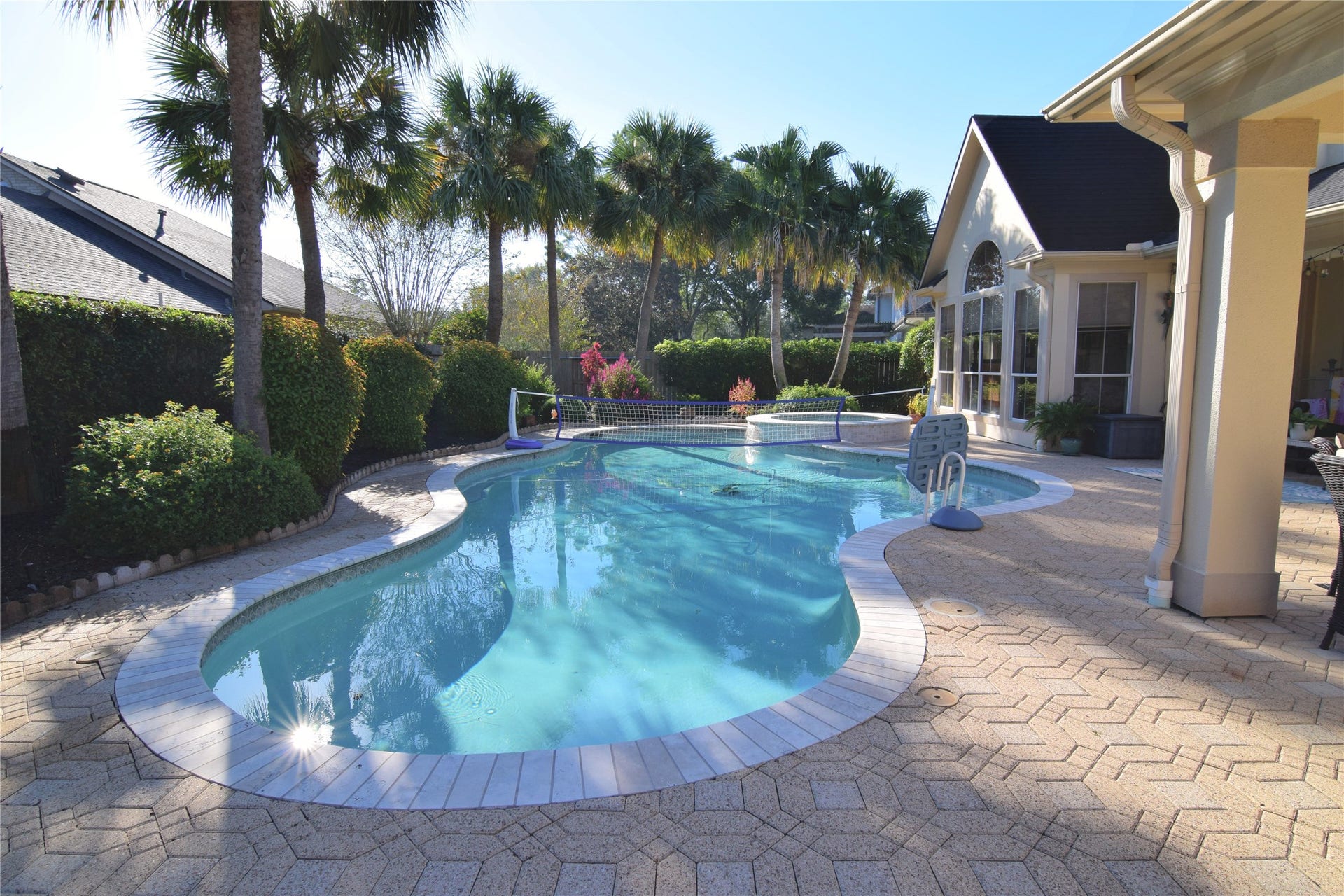 3010 Acorn Wood Way, Houston, TX 77059 Magnificent Pool with Built-In Fountains and Cleaning Vacuum