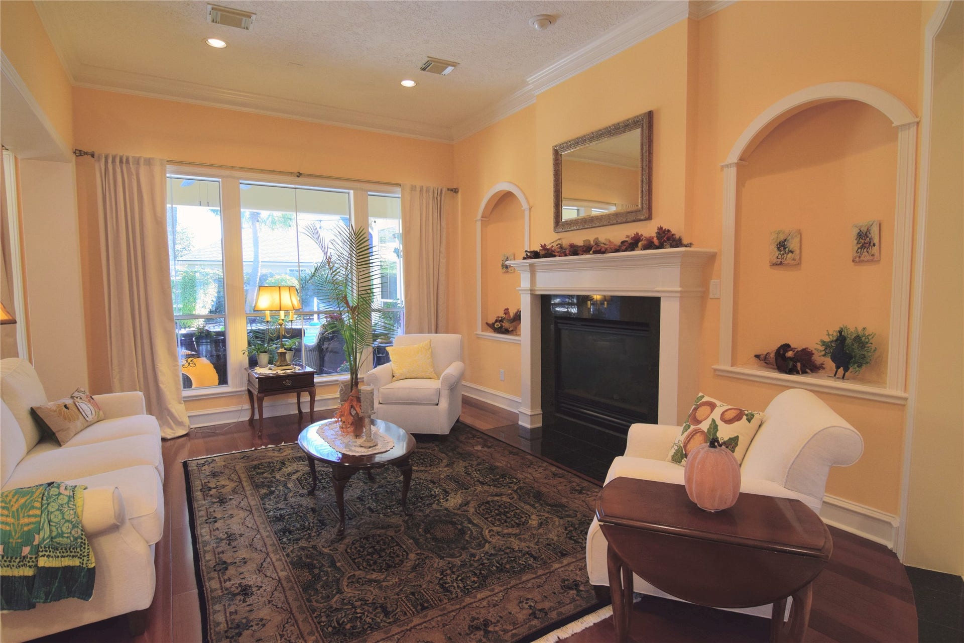 3010 Acorn Wood Way, Houston, TX 77059 Formal Living Room