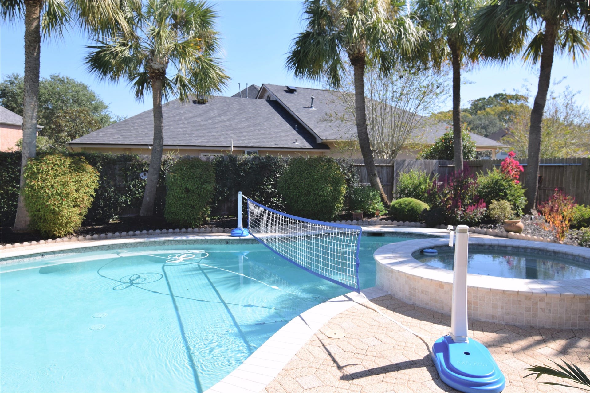 3010 Acorn Wood Way, Houston, TX 77059 Palm Trees Around Pool
