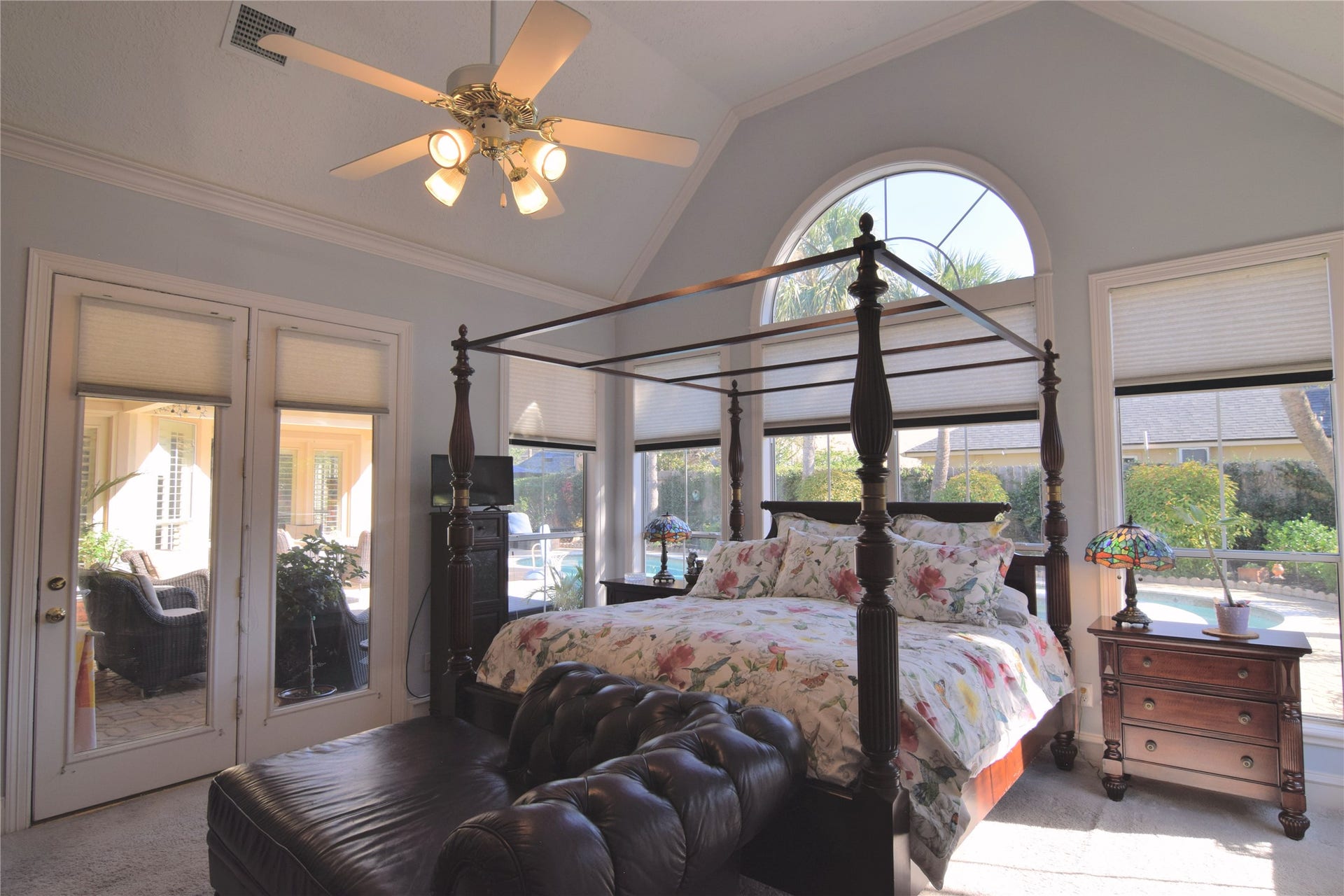 3010 Acorn Wood Way, Houston, TX 77059 Tons of Natural Light