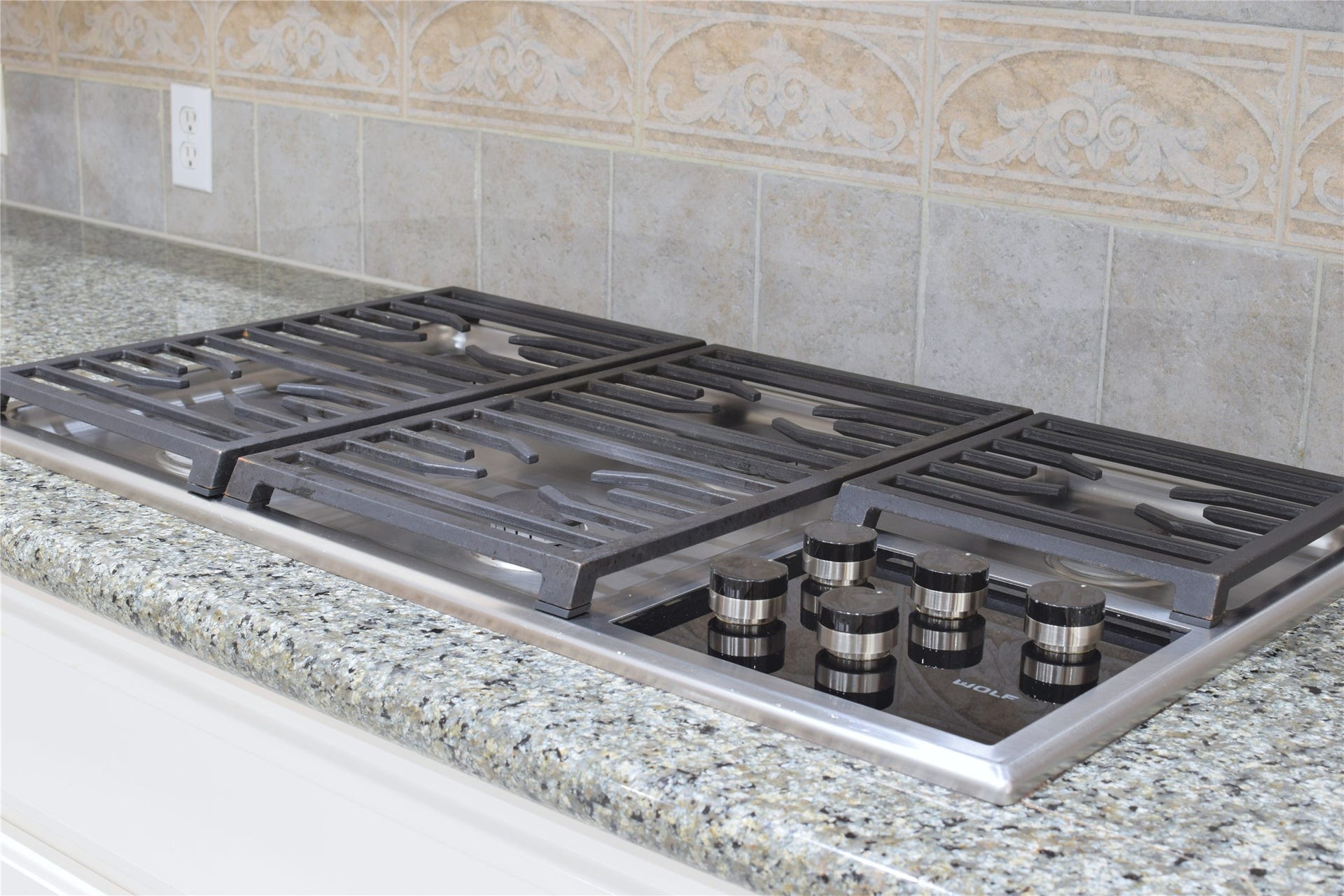 3010 Acorn Wood Way, Houston, TX 77059 Premium Wolf Cooktop, Ovens, and Microwave