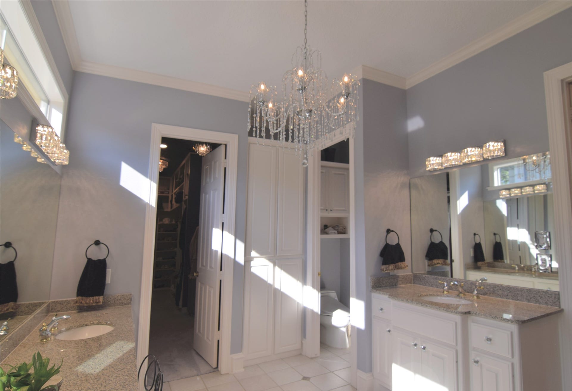 3010 Acorn Wood Way, Houston, TX 77059 Upscale Features and Built-In Cabinetry