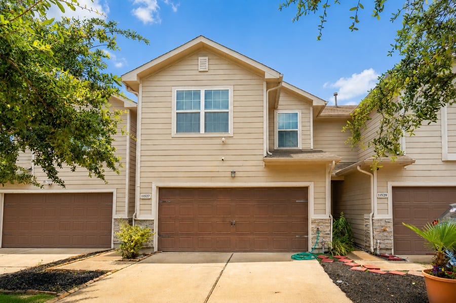 Property photo for 11527 Champions Green Drive, Houston, TX