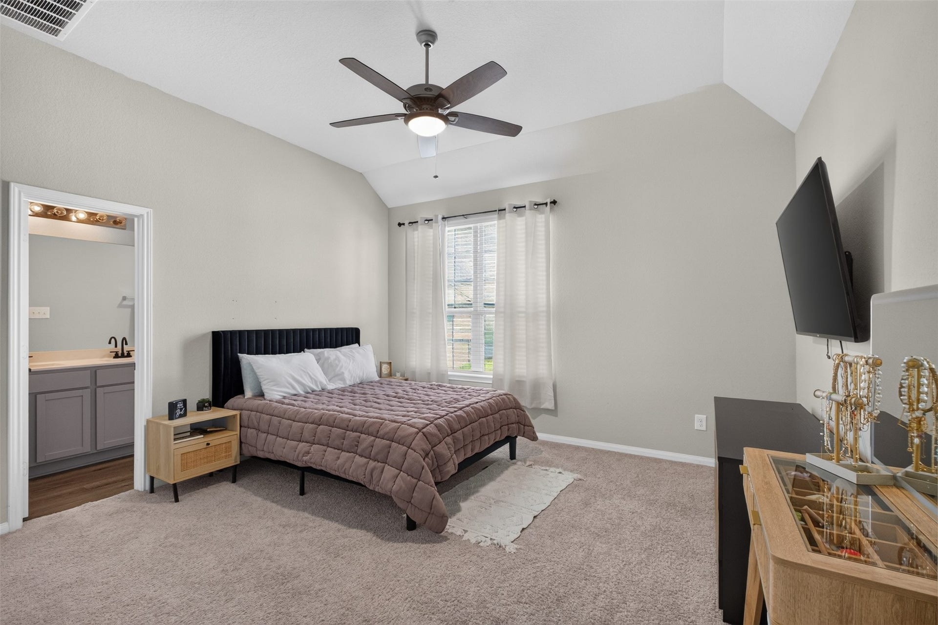 14040 Lamprey Drive, Conroe, TX 77384 14040 Lamprey Drive, Conroe, TX 77384