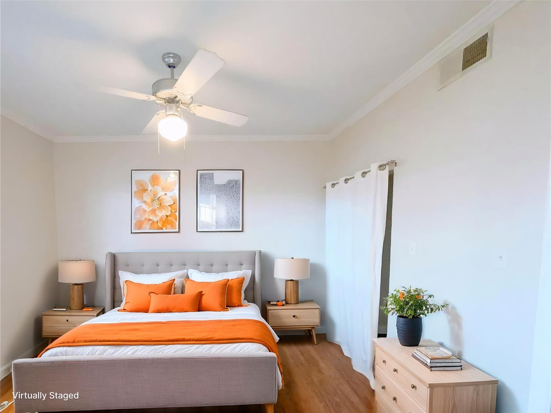 2121 El Paseo Street, #1511, Houston, TX 77054 Bright and inviting bedroom offering a warm, welcoming atmosphere and flexible potential. Virtually staged for illustrative purposes only.