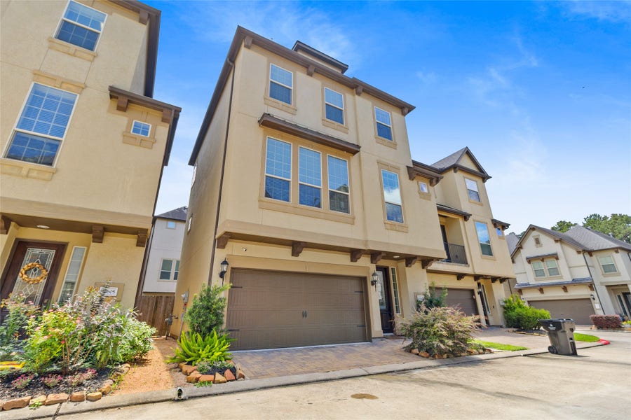 Property photo for 10607 Enclave Shadows Court, Houston, TX