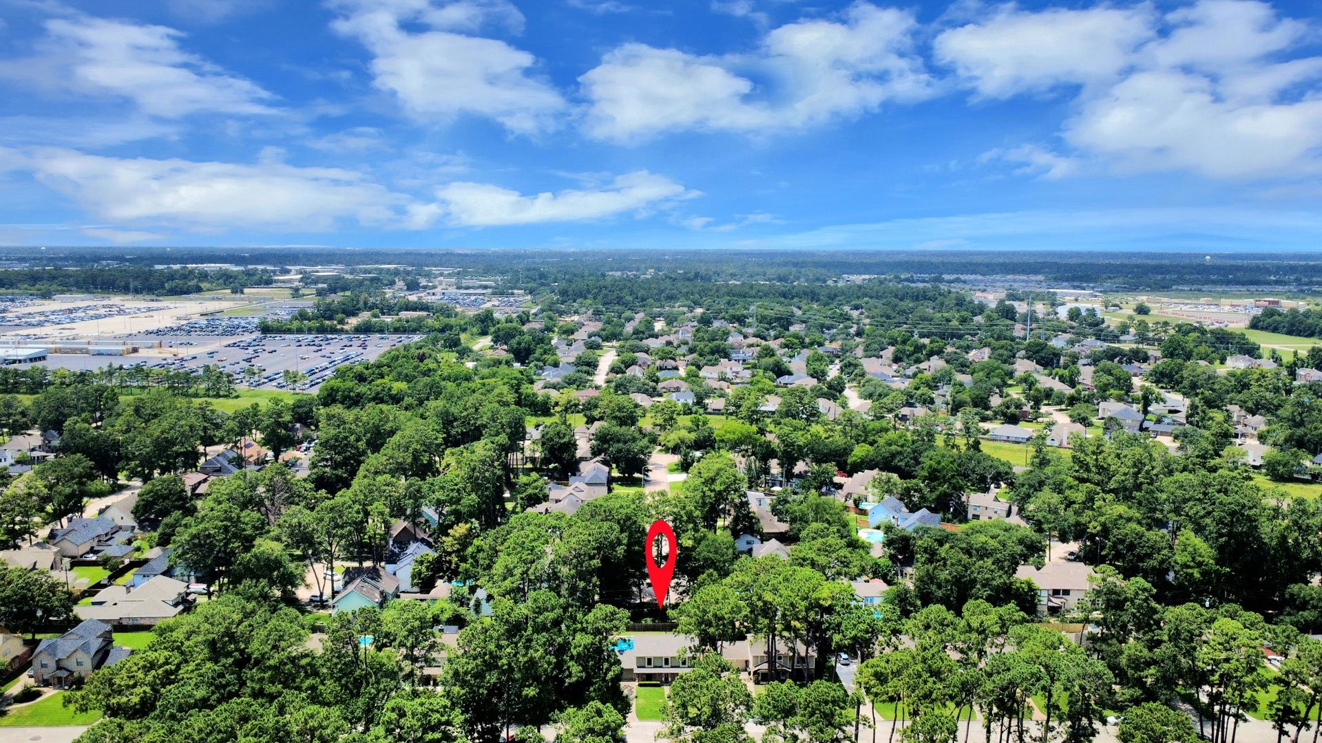 2903 Blue Glen Lane, Houston, TX 77073 Prime Houston connectivity. This macro-level aerial perspective highlights the propertys private placement within an established neighborhood while showcasing its easy relationship to the surrounding Texas landscape.