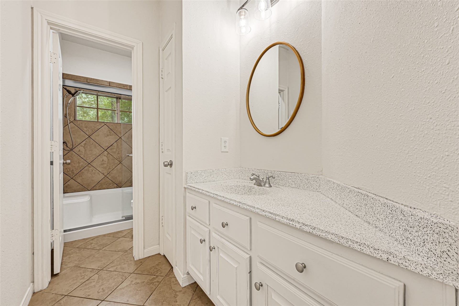 4122 Echo Mountain Drive, Houston, TX 77345