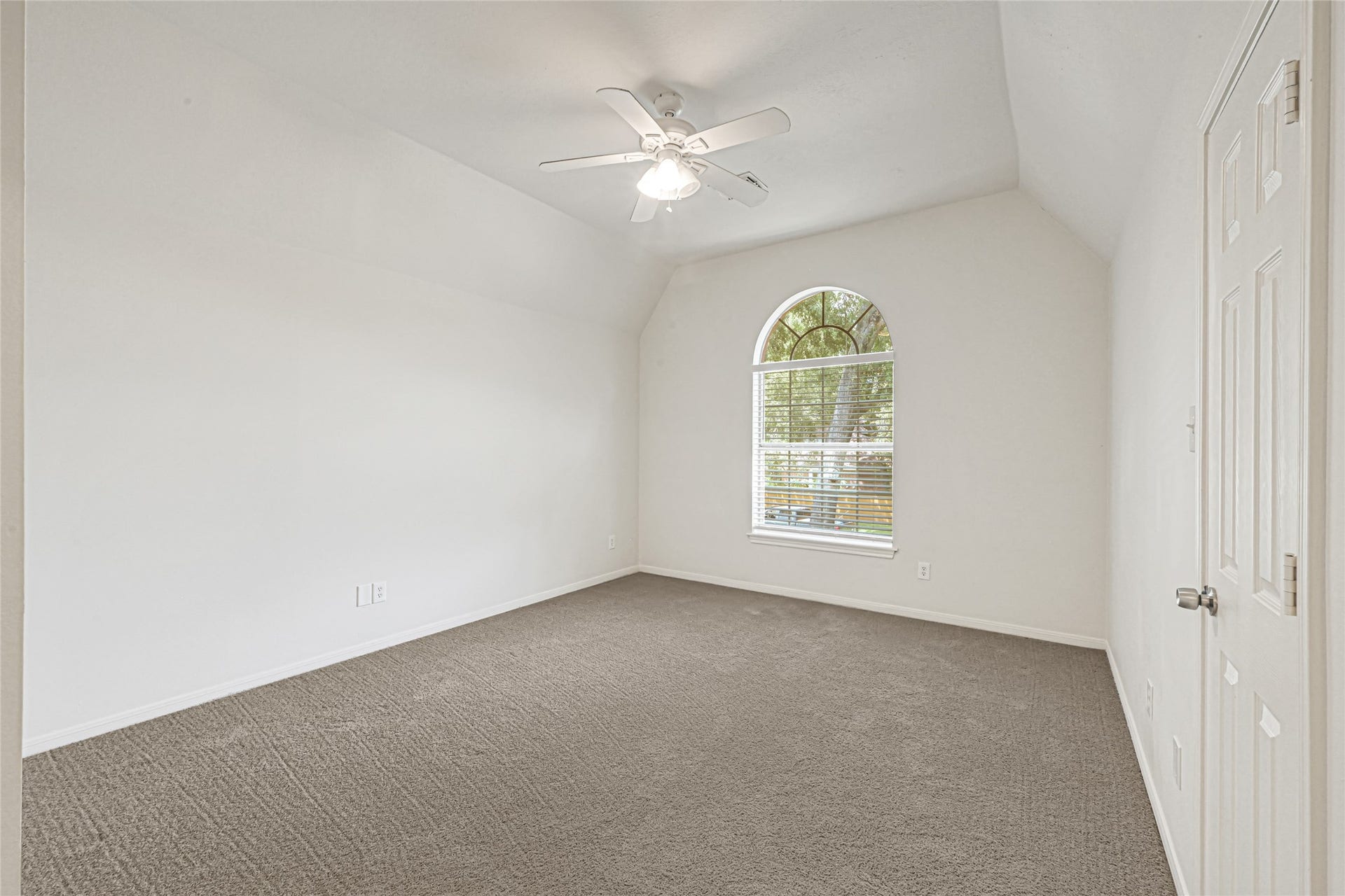 4122 Echo Mountain Drive, Houston, TX 77345