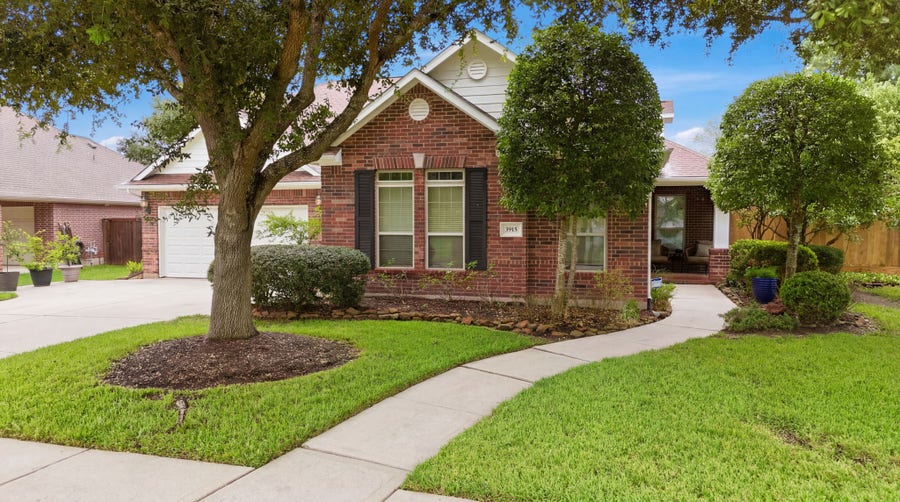 Property photo for 3915 Kinnerton Street, Pearland, TX