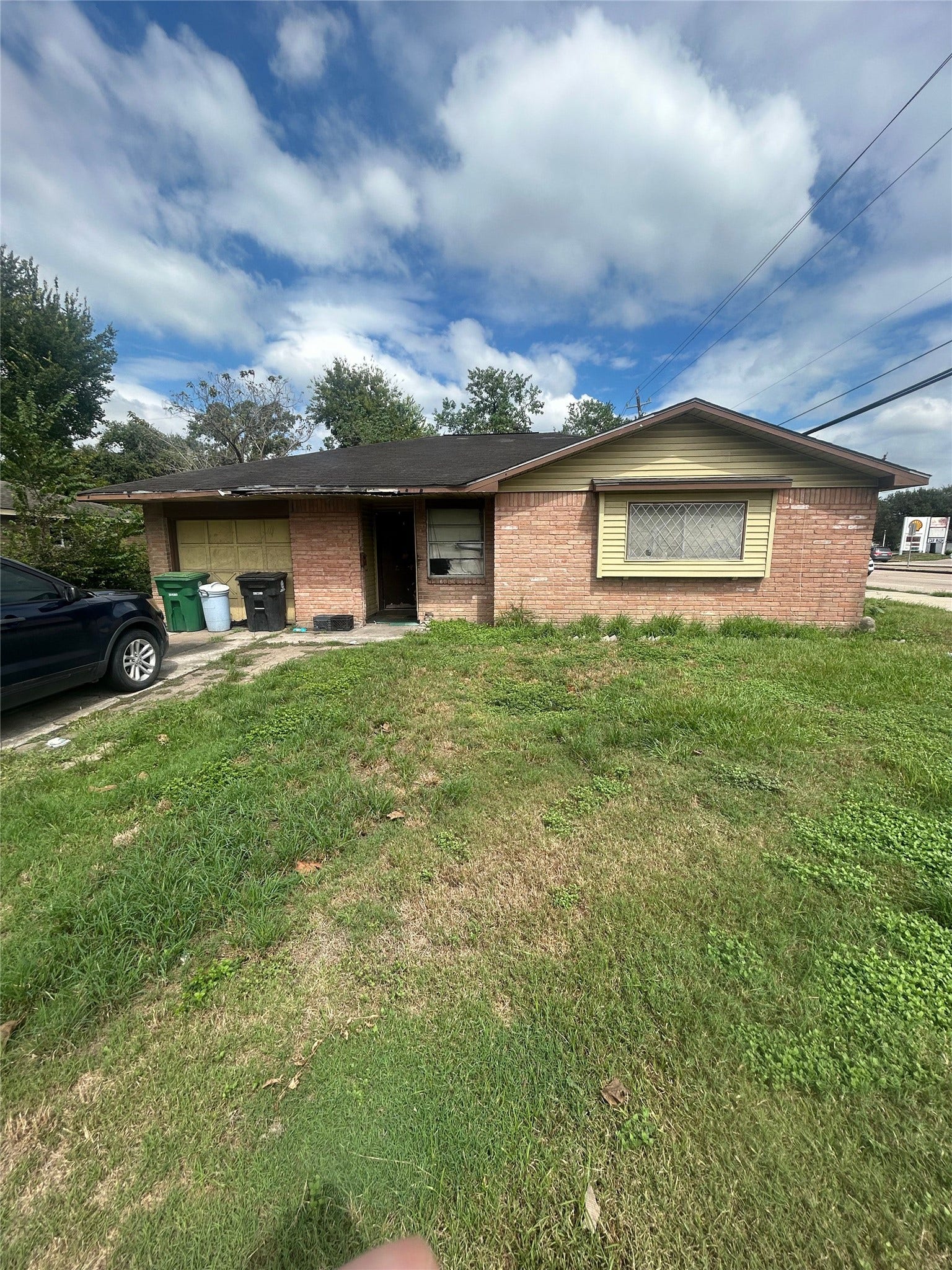 5502 Maywood Dr, Houston, TX 77053 5502 Maywood Dr, Houston, TX 77053