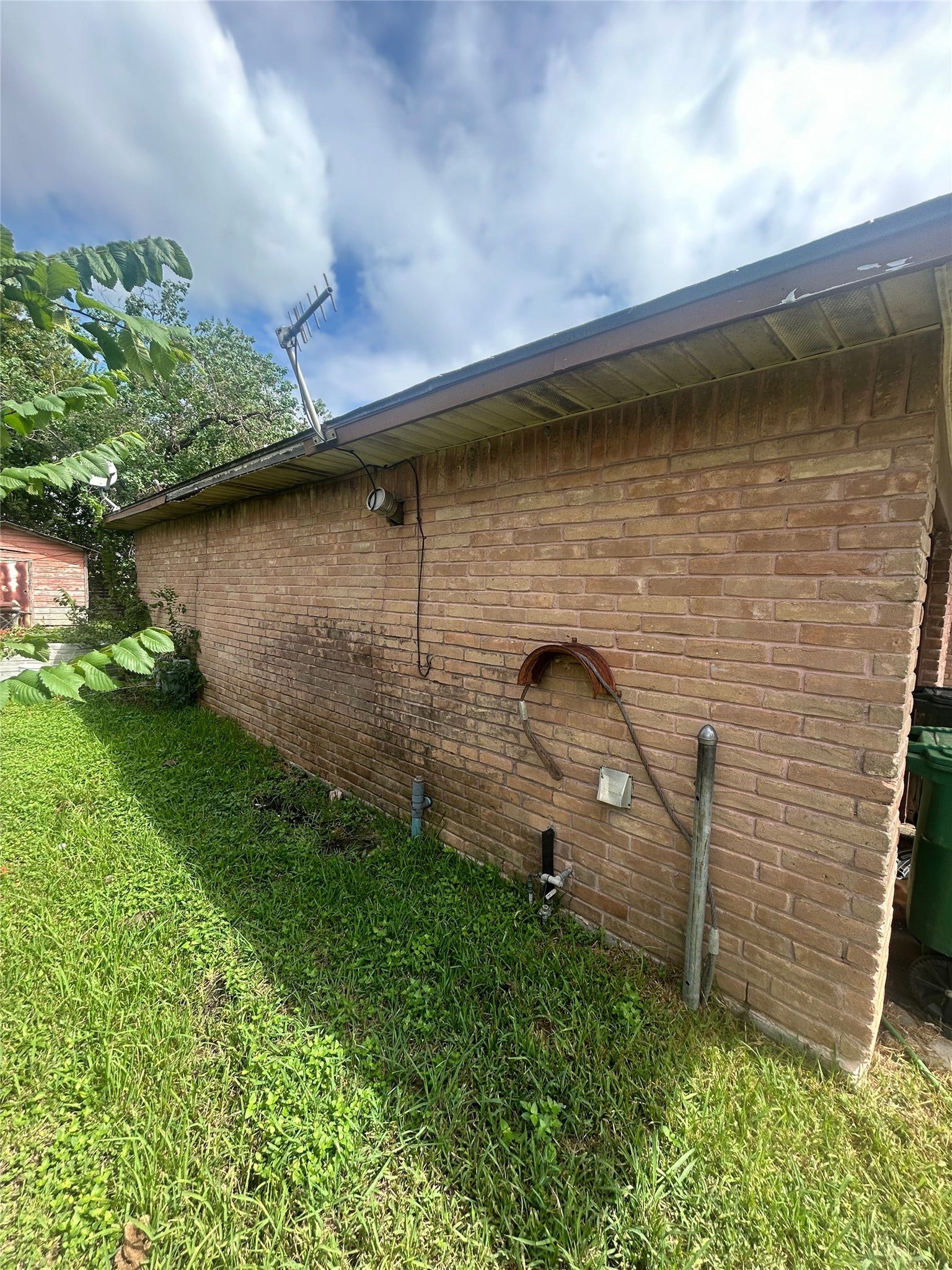 5502 Maywood Dr, Houston, TX 77053 5502 Maywood Dr, Houston, TX 77053